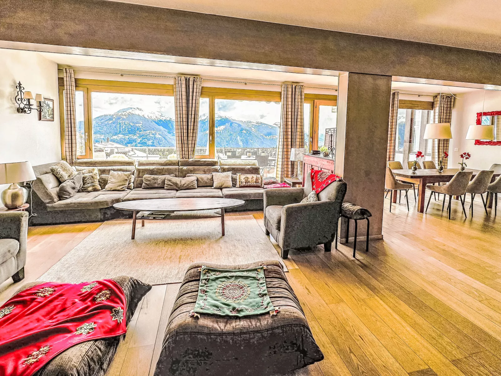 Jeanne D'Arc LOFT Montagne-Binnen