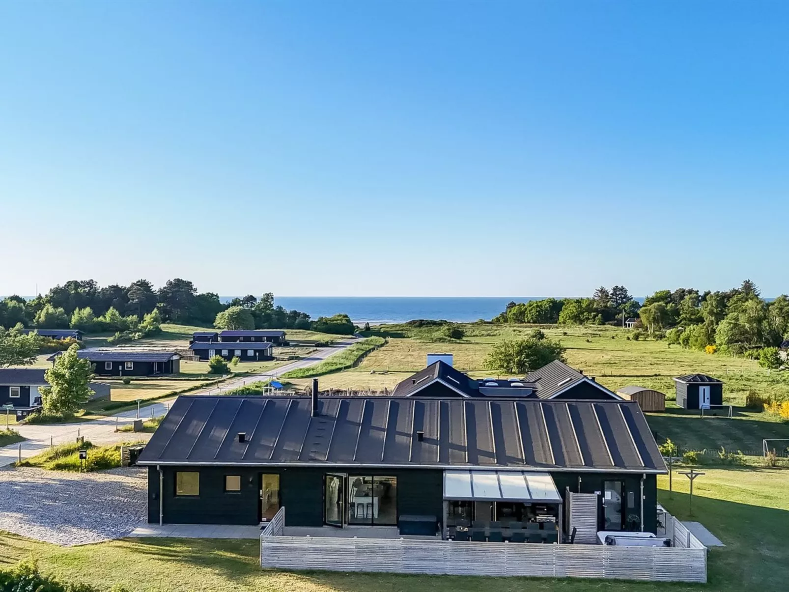 "Finulf" - 300m from the sea