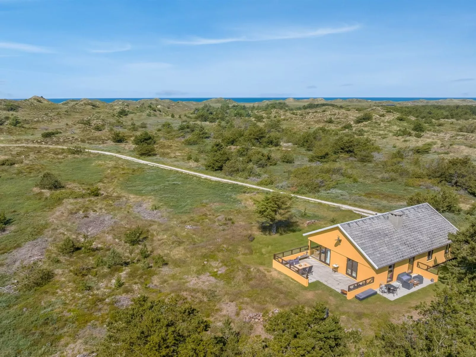 "Ola" - 900m from the sea