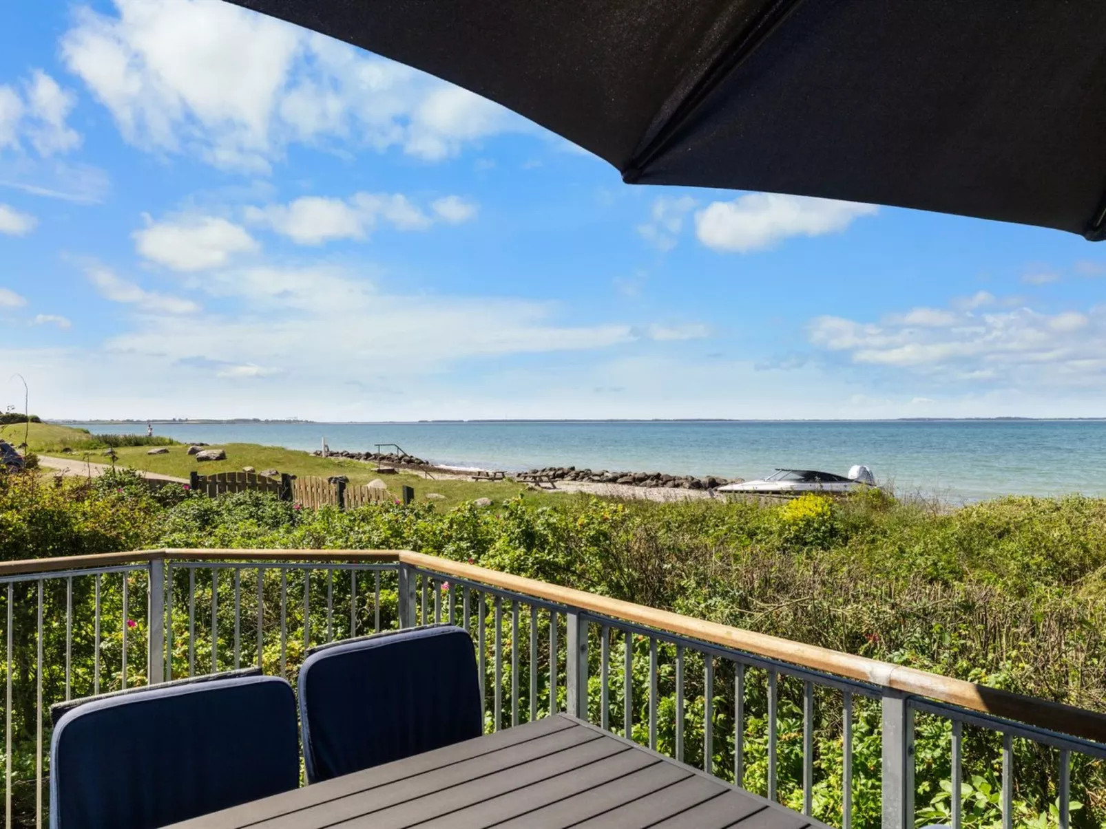 "Luci" - 20m from the sea