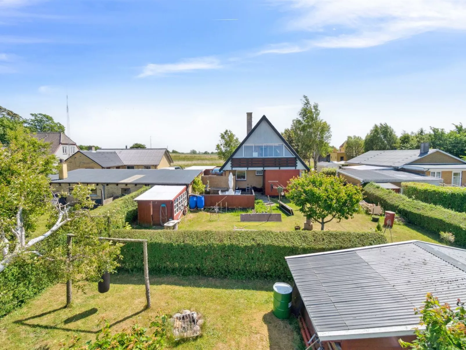 "Lacey" - 4km from the sea