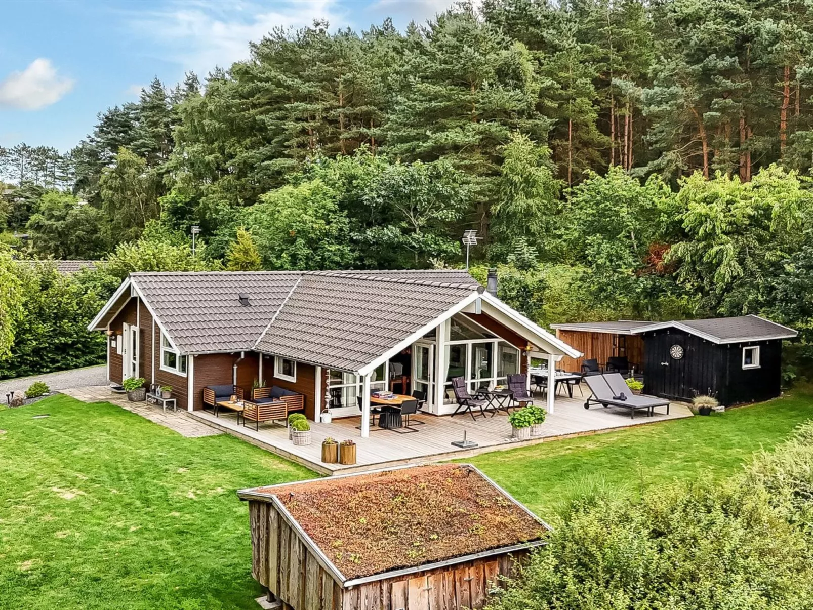 "Mieka" - 500m from the sea