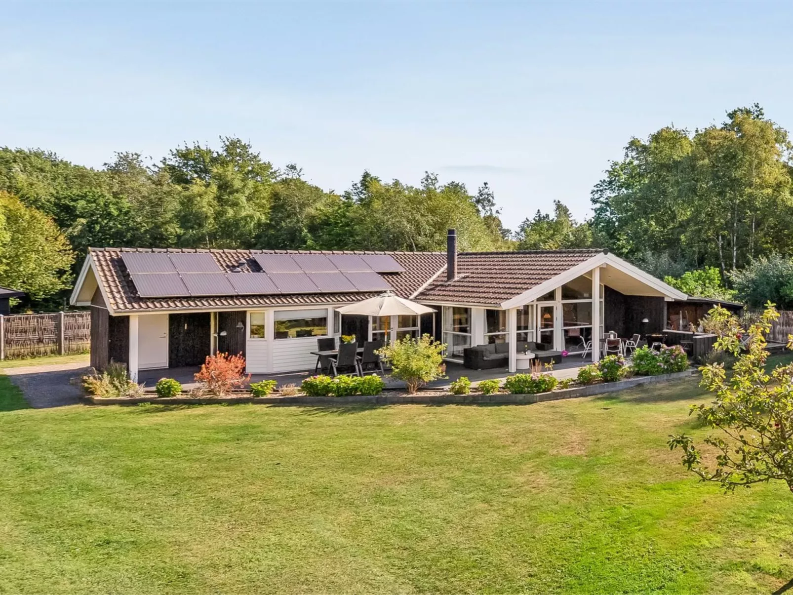 "Arisa" - 300m from the sea