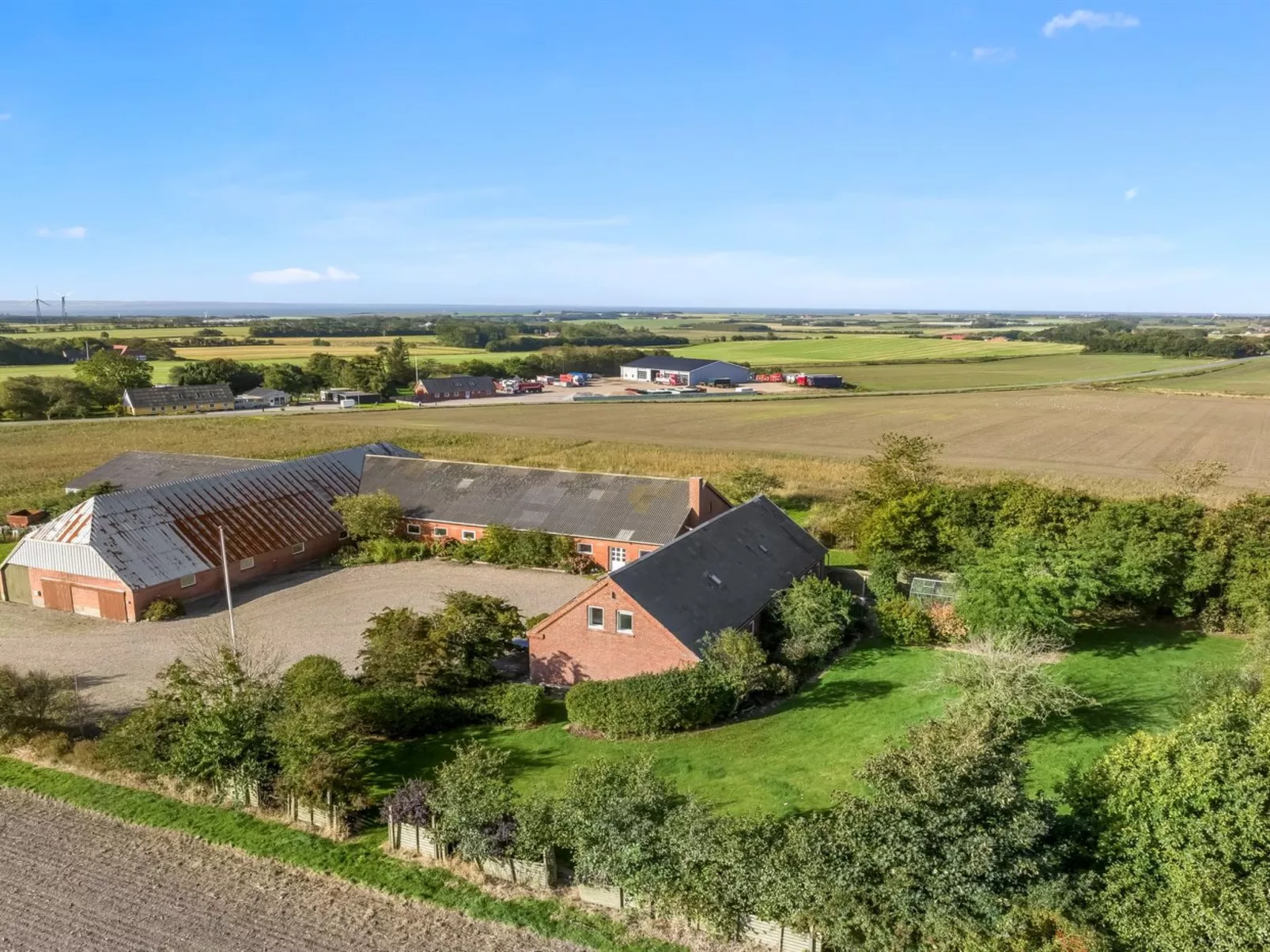 "Nette" - 2km to the fjord