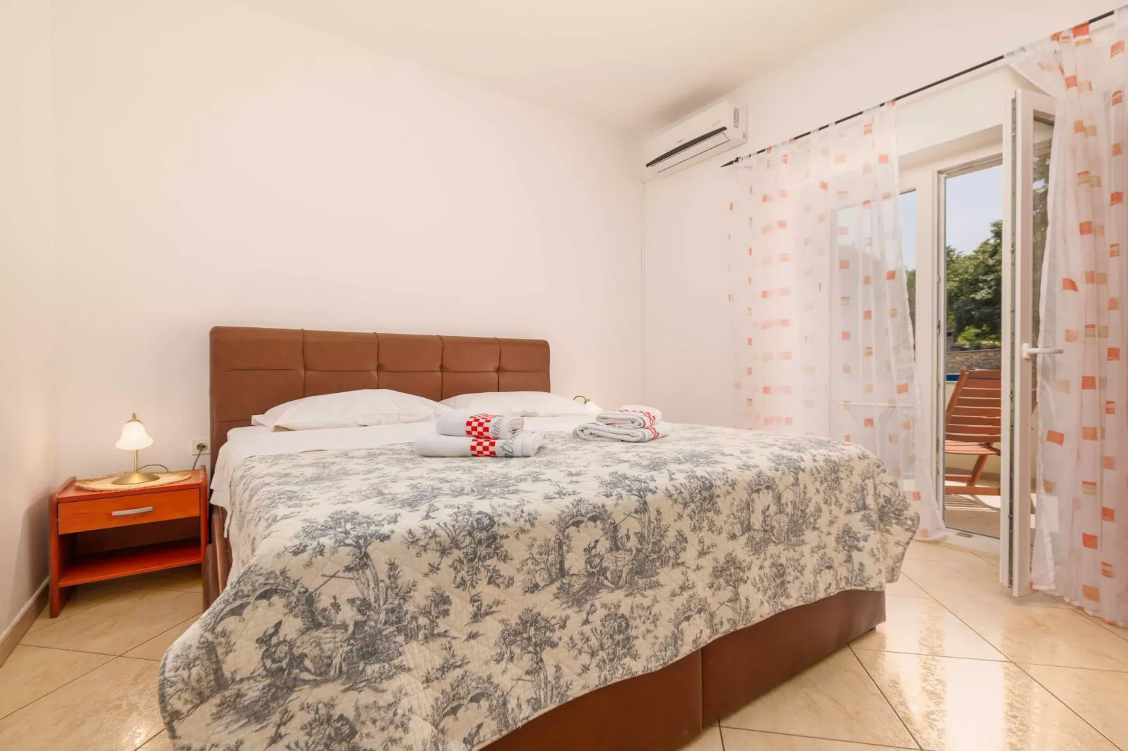 Wonderful Krk Island Stay: Shared Pool, Grill Patio, and Nearby Beaches - Double Room