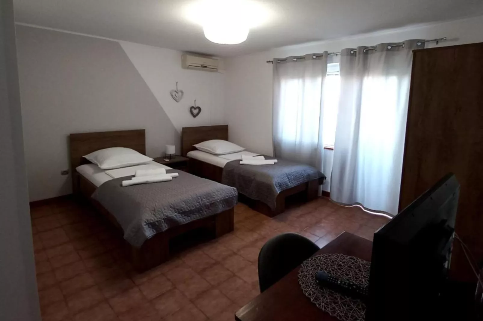 Double Room (A2)