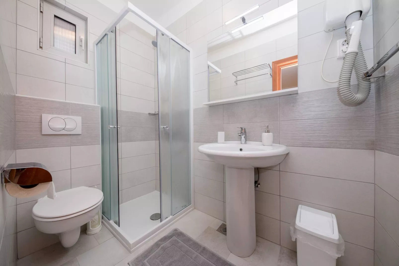 Guest House Villa Anggela - Classic Double room with Balcony and Sea View (BR1)