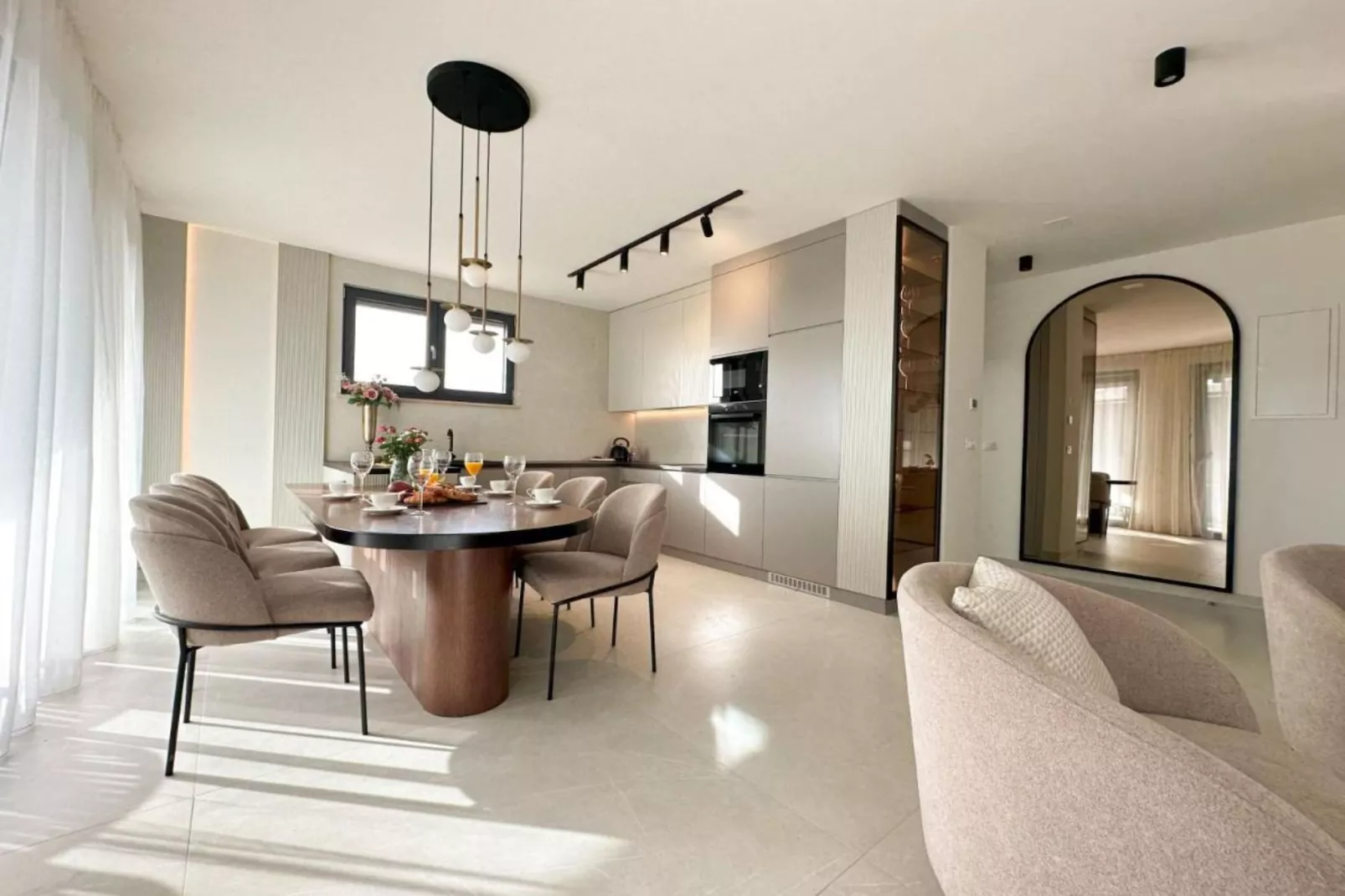 Leonarda Waterfront Residences- Three-Bedroom Penthouse with Infinity Pool (The Skyview Penthouse) - S4