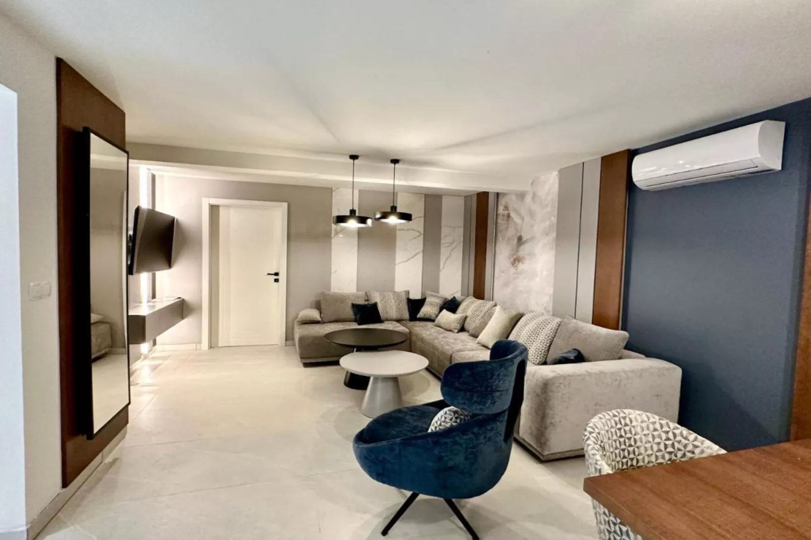 Leonarda Waterfront Residences-Two-Bedroom Apartment with private pool (The Bayfront One) -S5