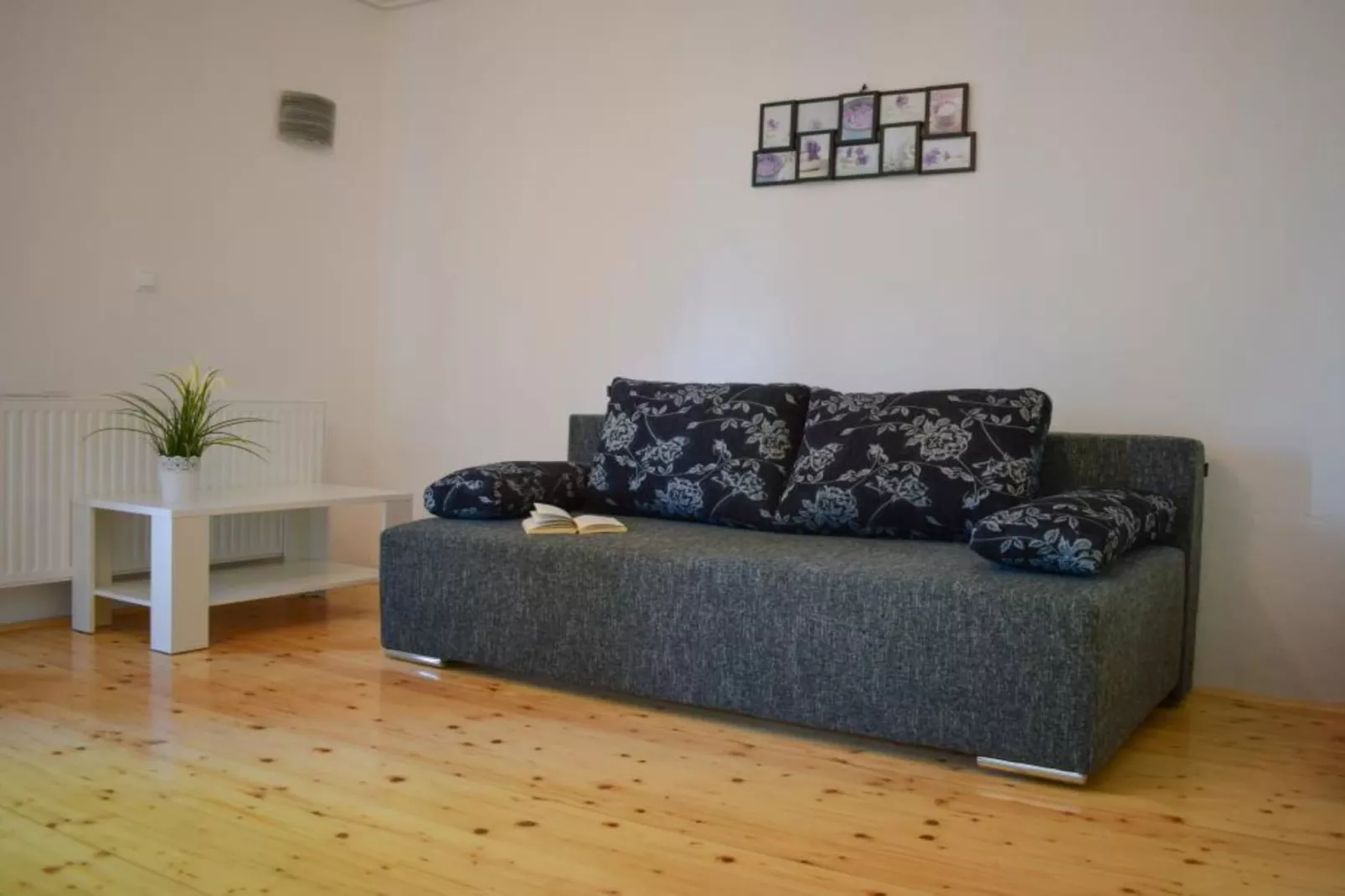 Zevnik Quiet Retreat with Stunning Views and Equestrian Activities - One Bedroom Apartment