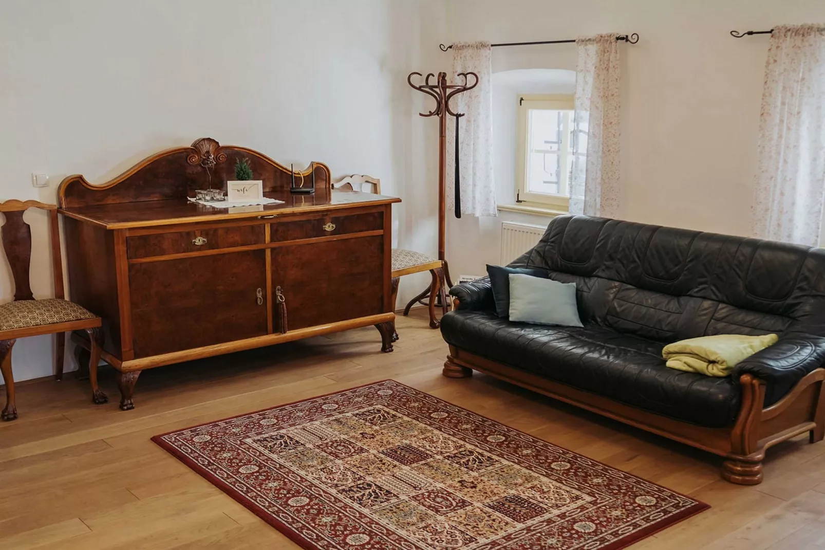 Enchanted Misty Valley Cottage Apartments - Classic One Bedroom Apartment (owner 2)