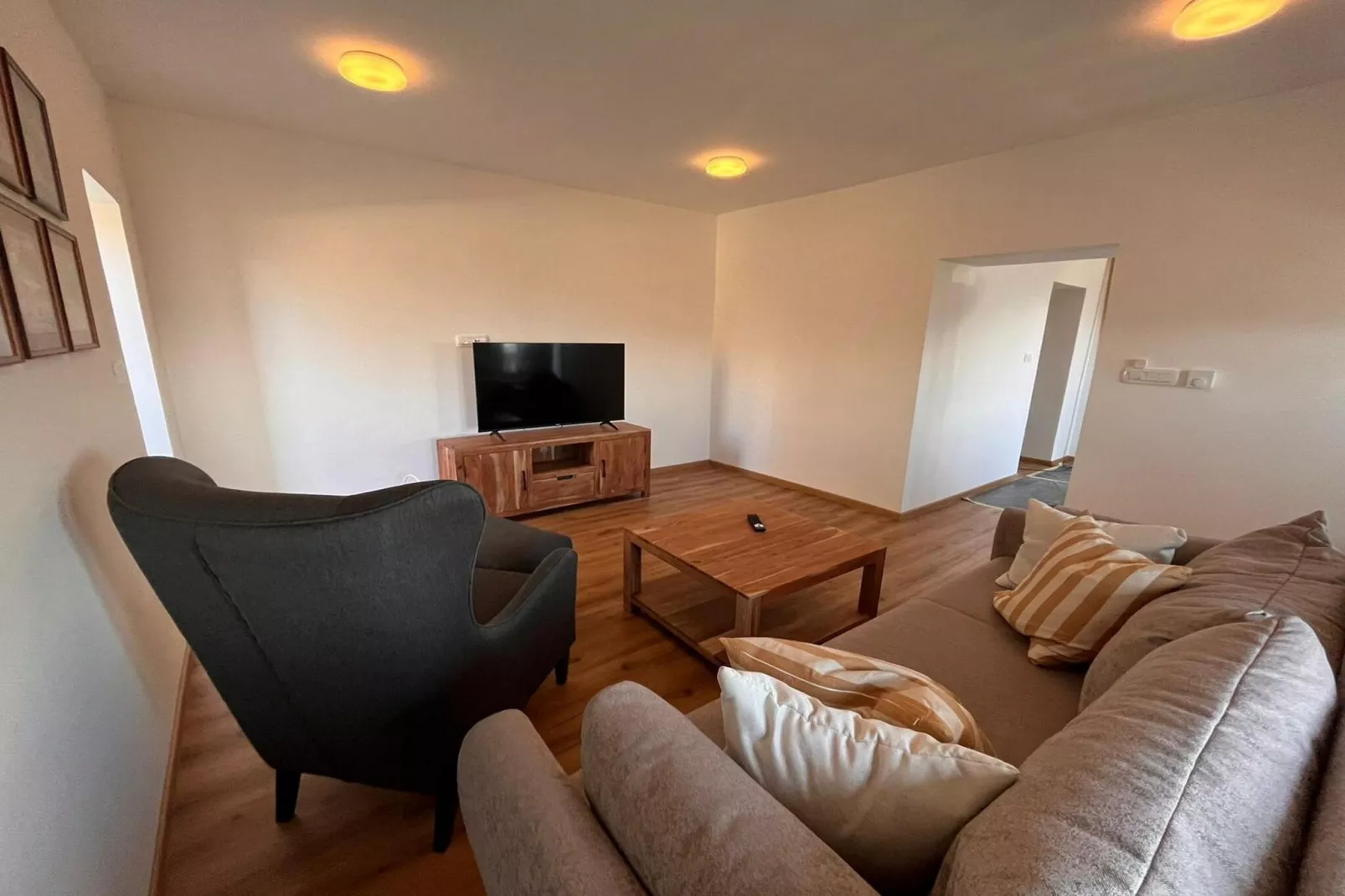 Mountain View Villa with Sauna and Hot-Tub - Three Bedroom Villa with Sauna and Hot-Tub