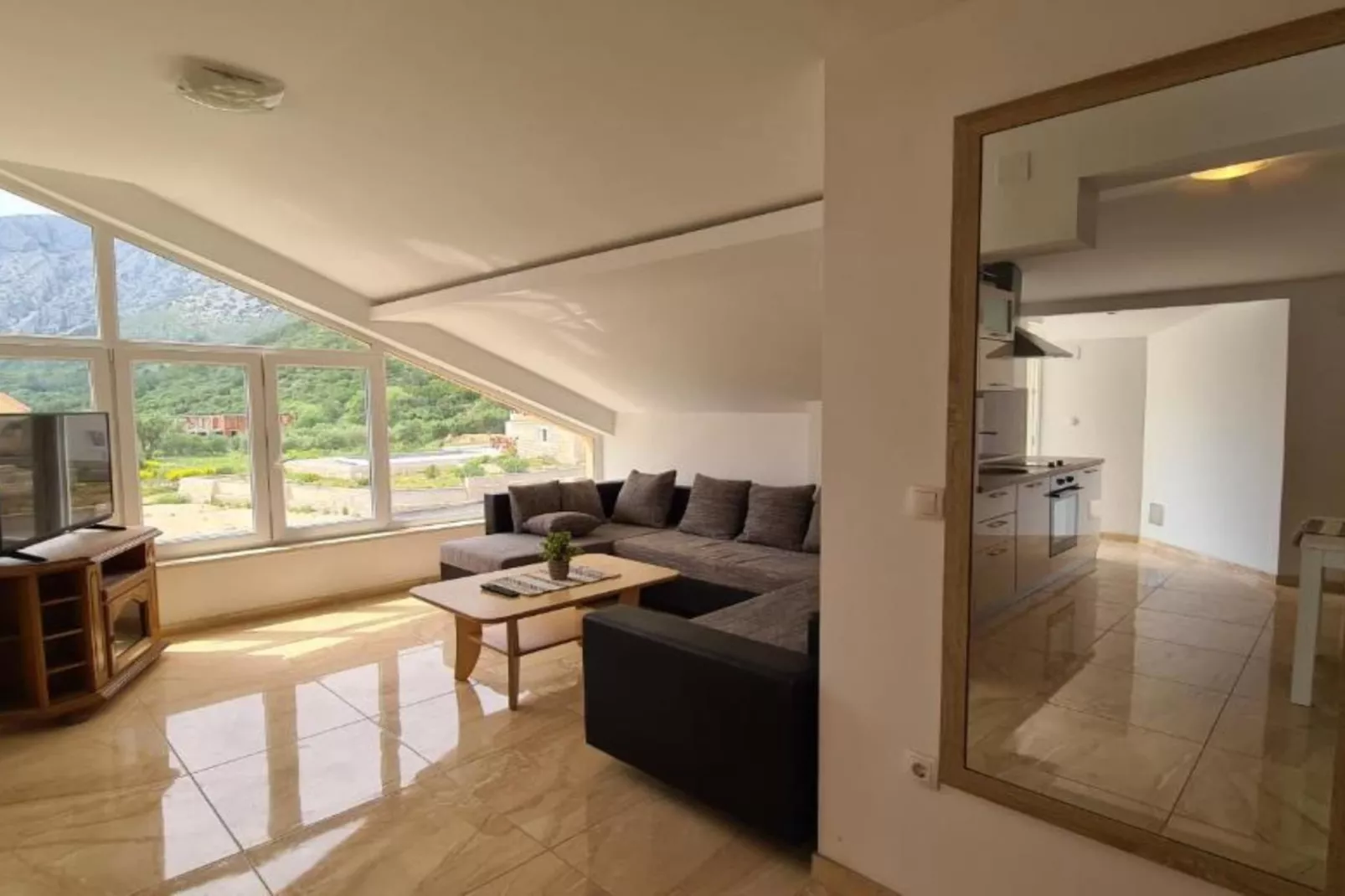 Apartment with One Bathroom