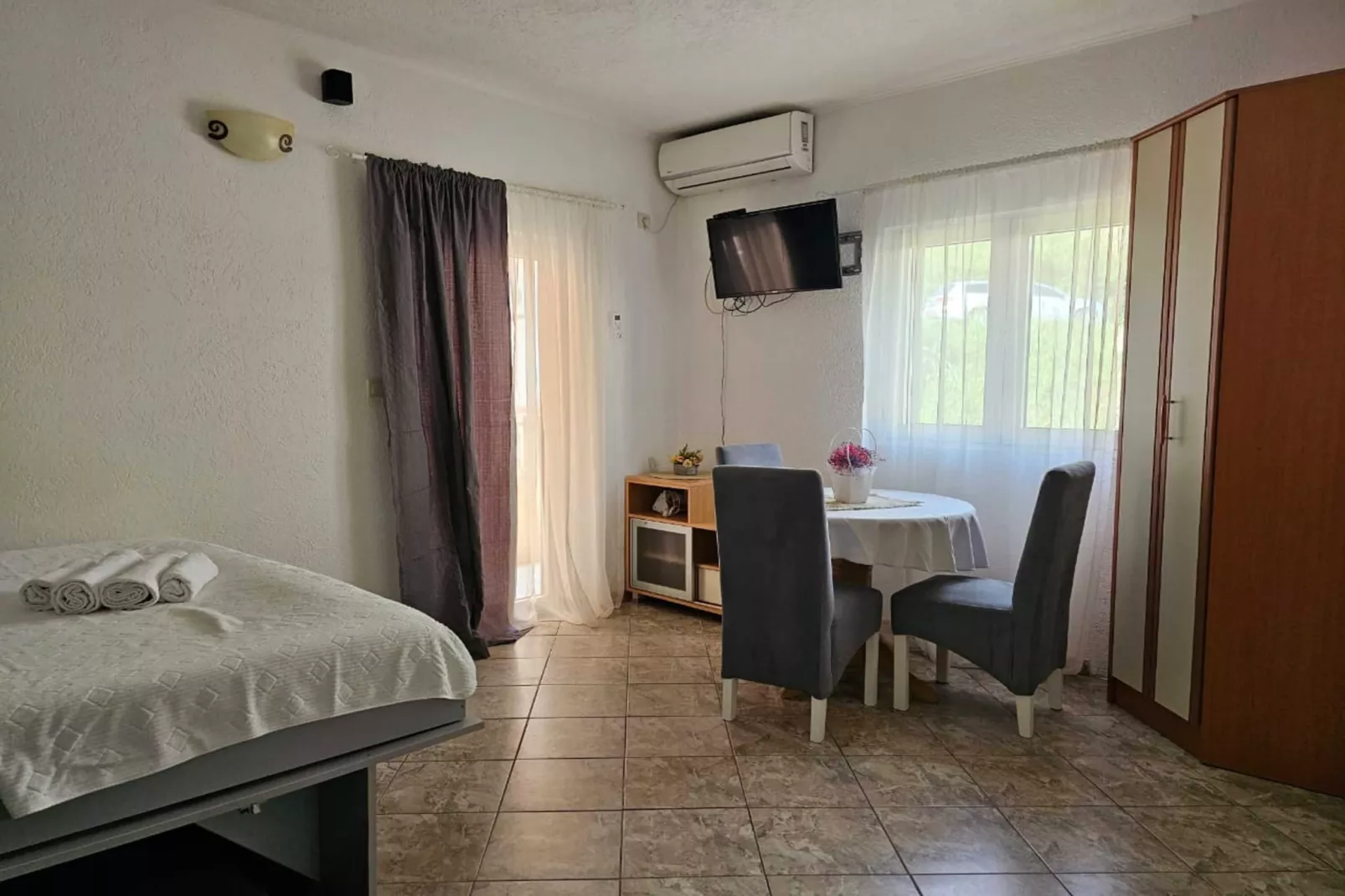 Chic & Sleek Apartments in Kotor -  Studio with Balcony - Attic