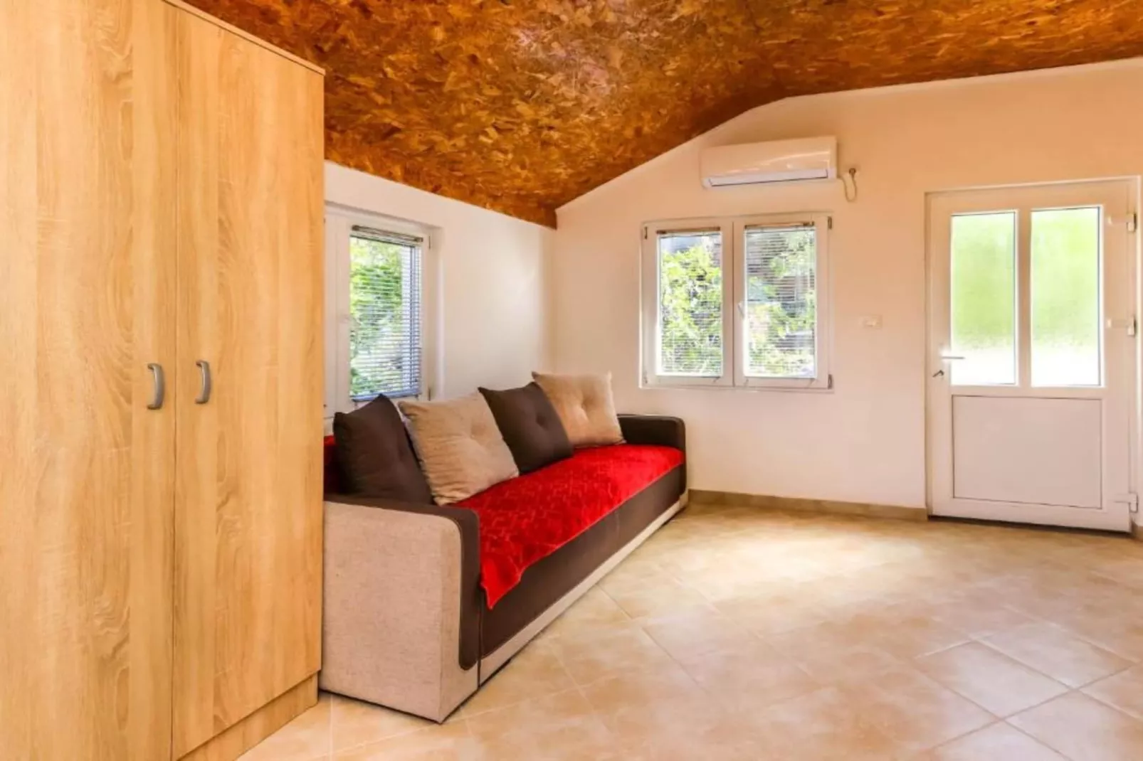 Beachfront Escape – Steps from the Crystal-Clear Sea - One Bedroom Apartment 1