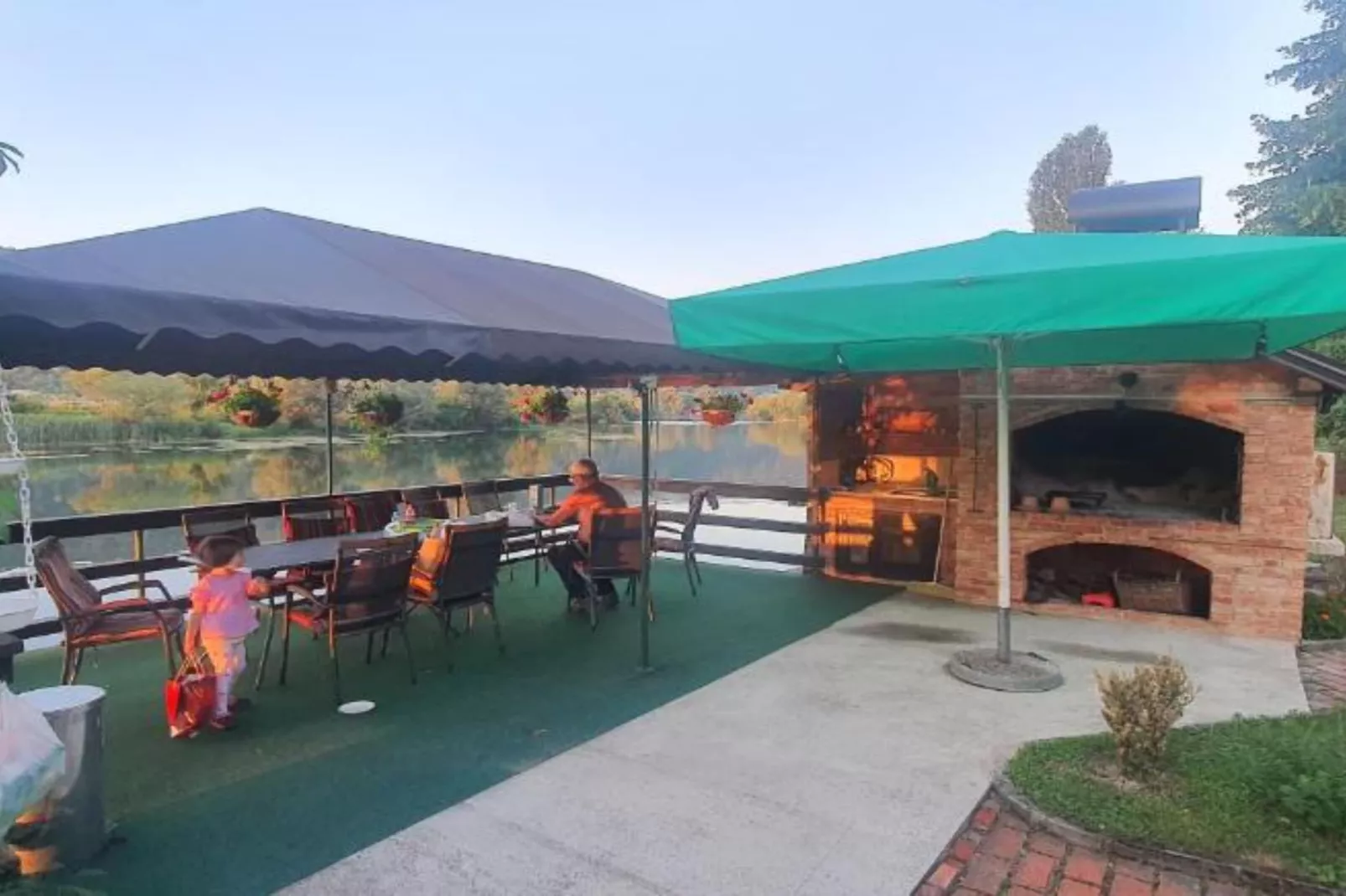 Four bedroom home with river view