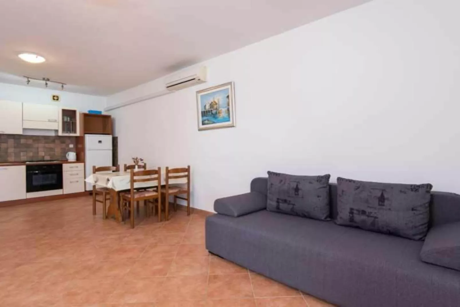 Spacious and Cozy Seafront Apartments - One Bedroom Apartment with Terrace and Sea View