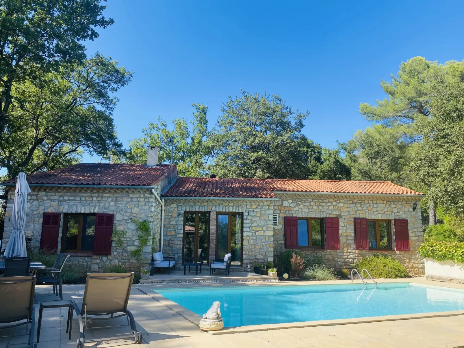 Les Pierres Fleuries