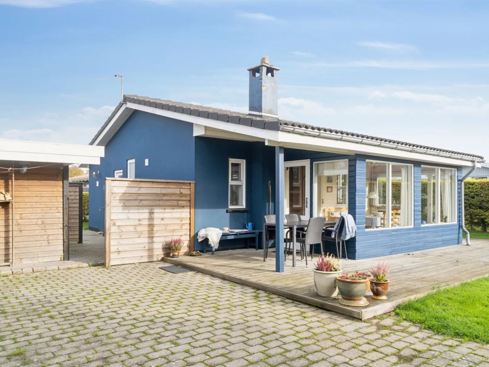 "Elle" - 175m from the sea