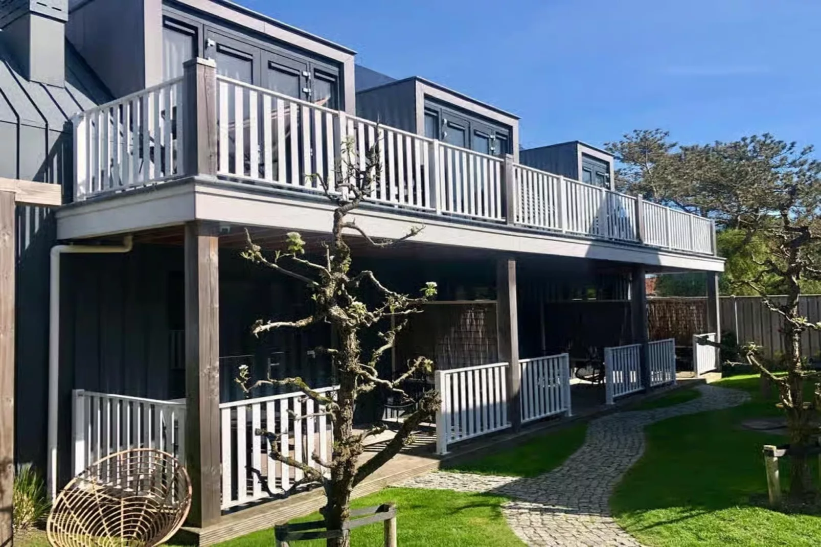Plein 40 Lodge 3 - Buitenkant zomer