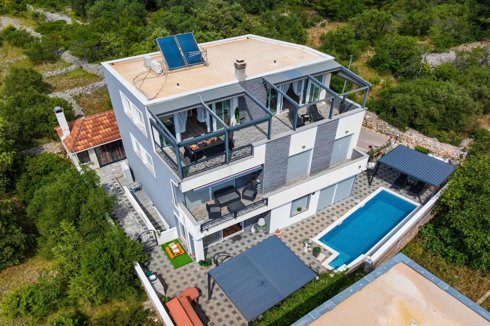 Sea view penthouse Nikita