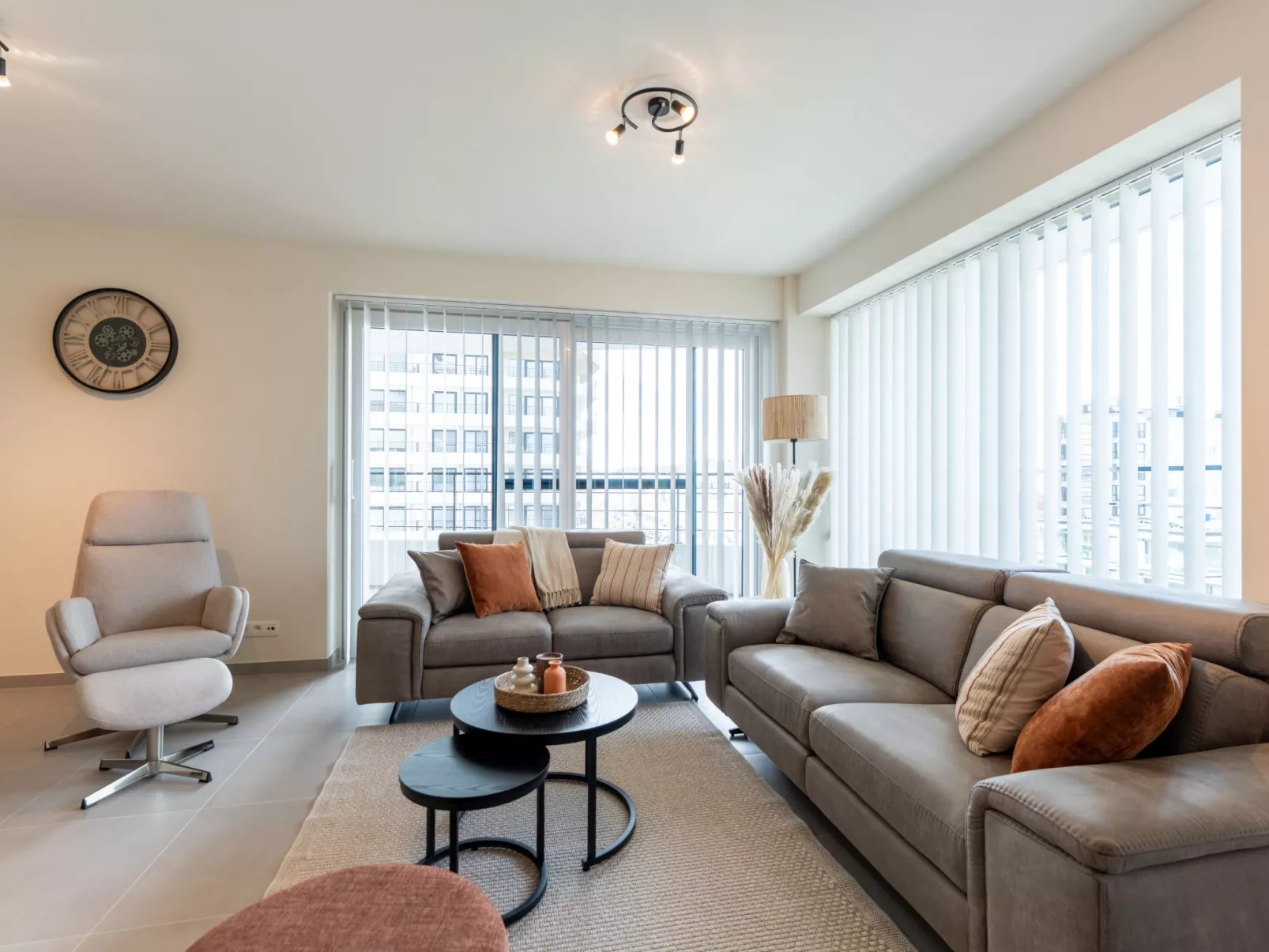 The Waves with parking