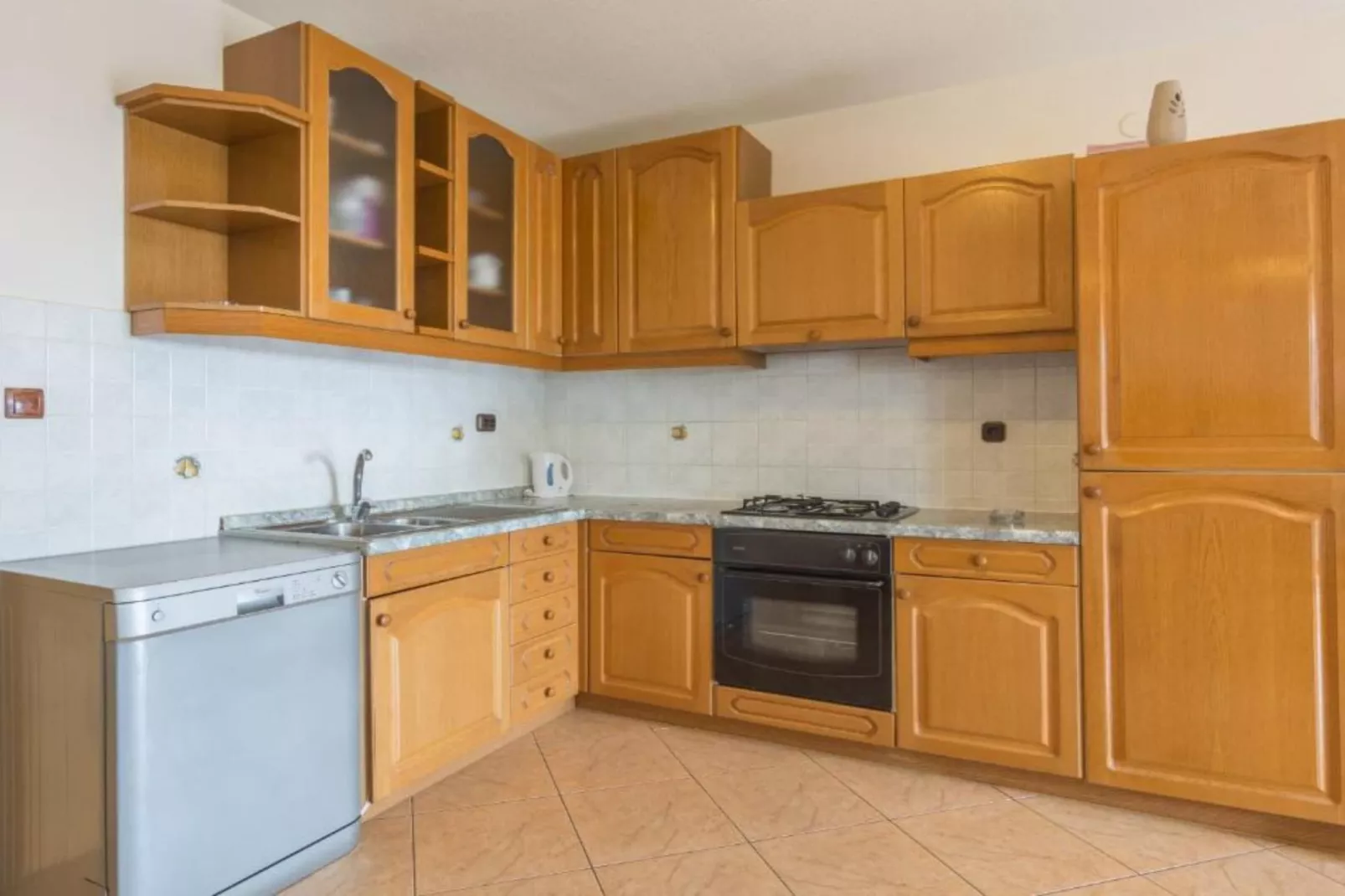 Holiday House BALEN with Swimming Pool - Six Bedroom Holiday House With Pool