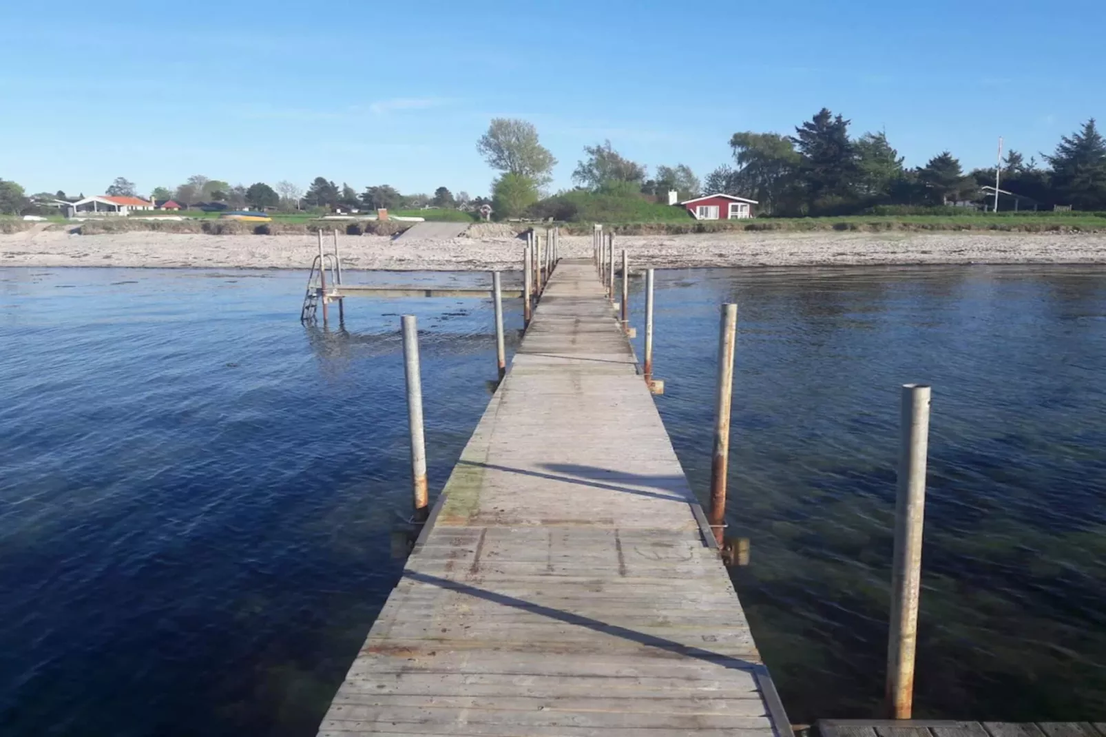 Luxe zwembad retraite bij zee -- By Traum Ferienwohnungen-Waterzicht