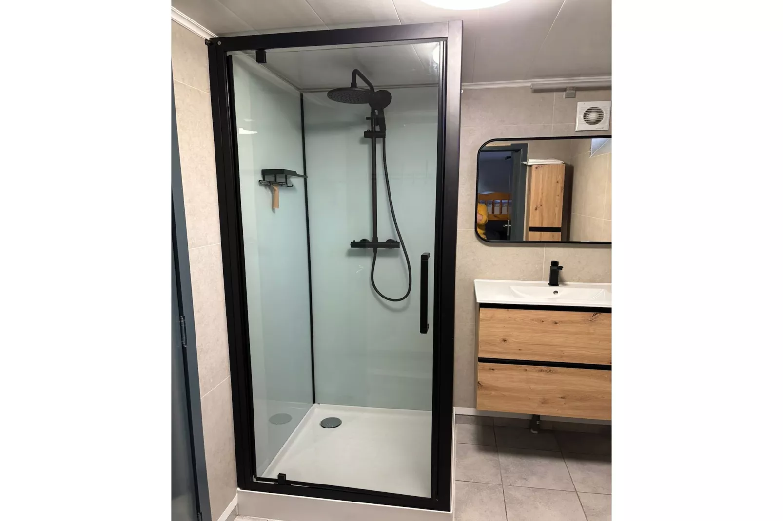 Très belle habitation à Lierneux pour 8 adultes-Badkamer