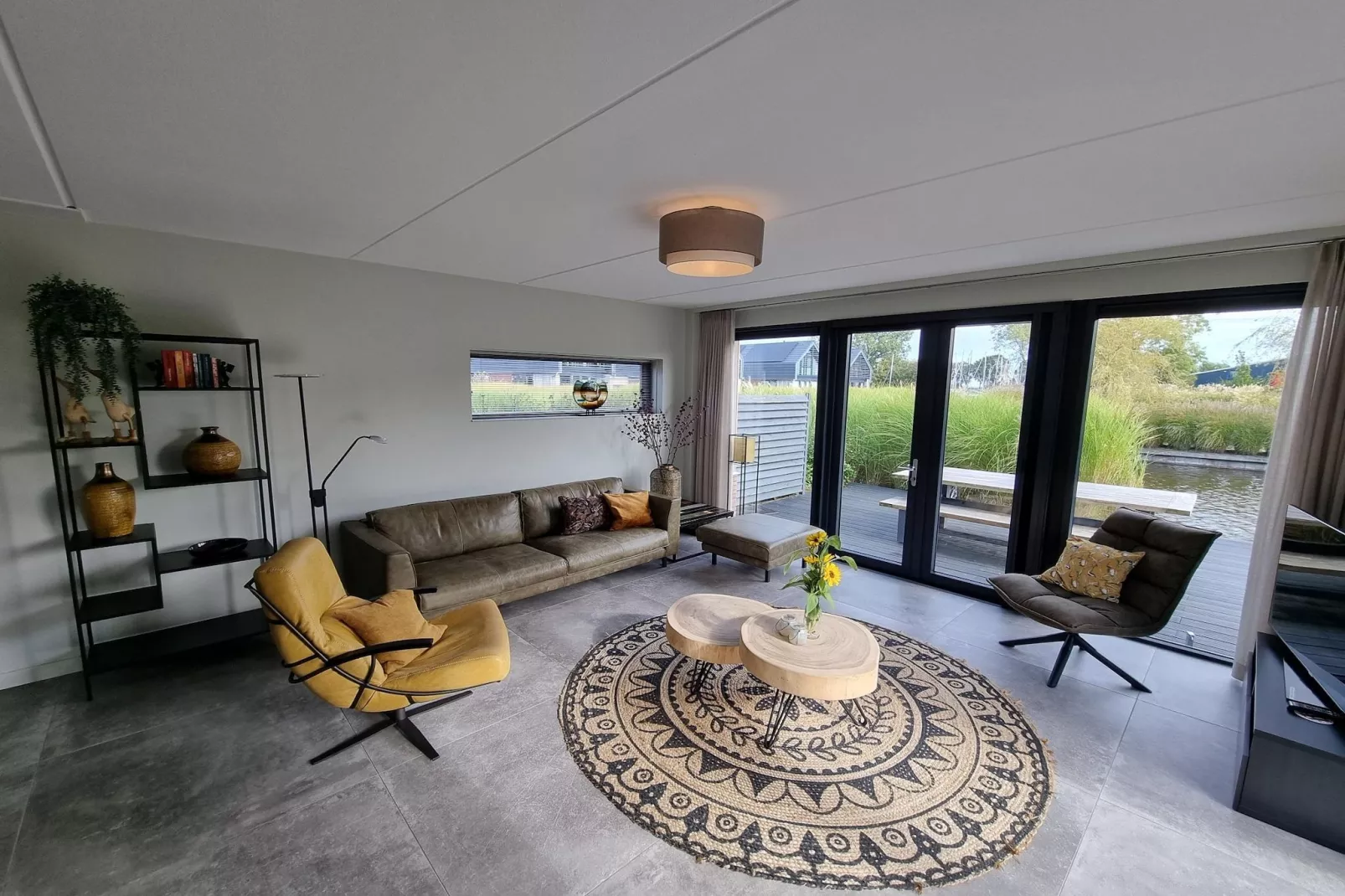 Watervilla Fjirtjin-Woonkamer