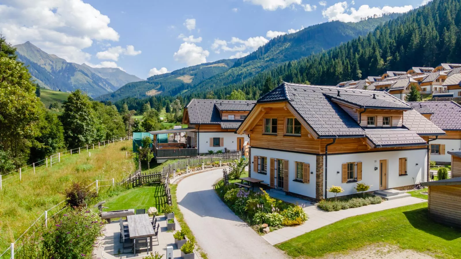 Donnersbach Lodge-Buitenkant zomer