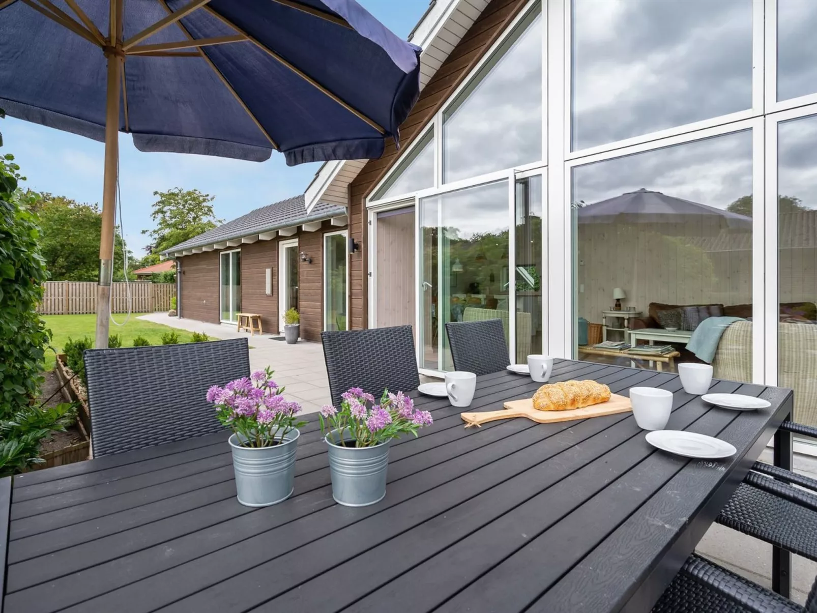 "Regni" - 300m to the fjord