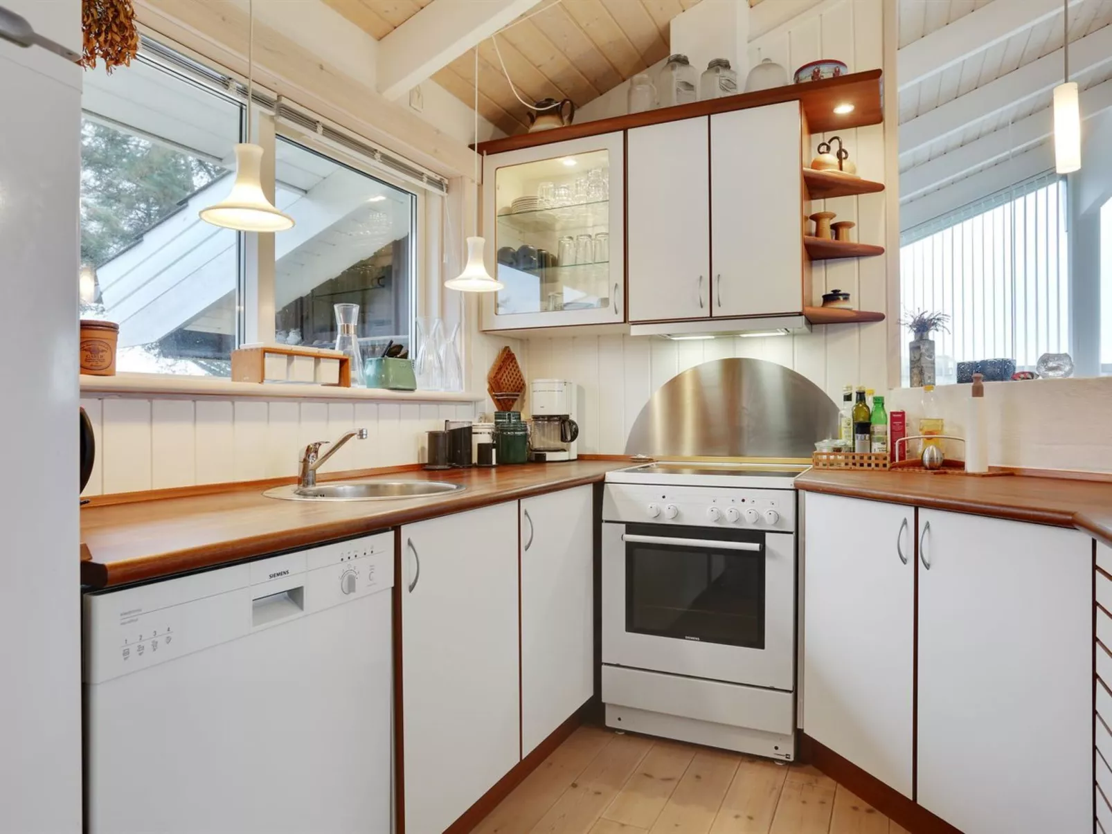 "Lennja" - 300m from the sea