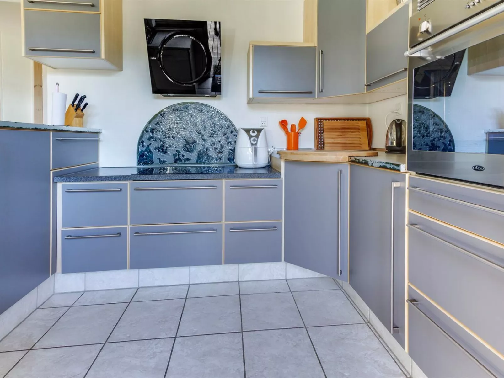 "Lyydia" - 1km from the sea