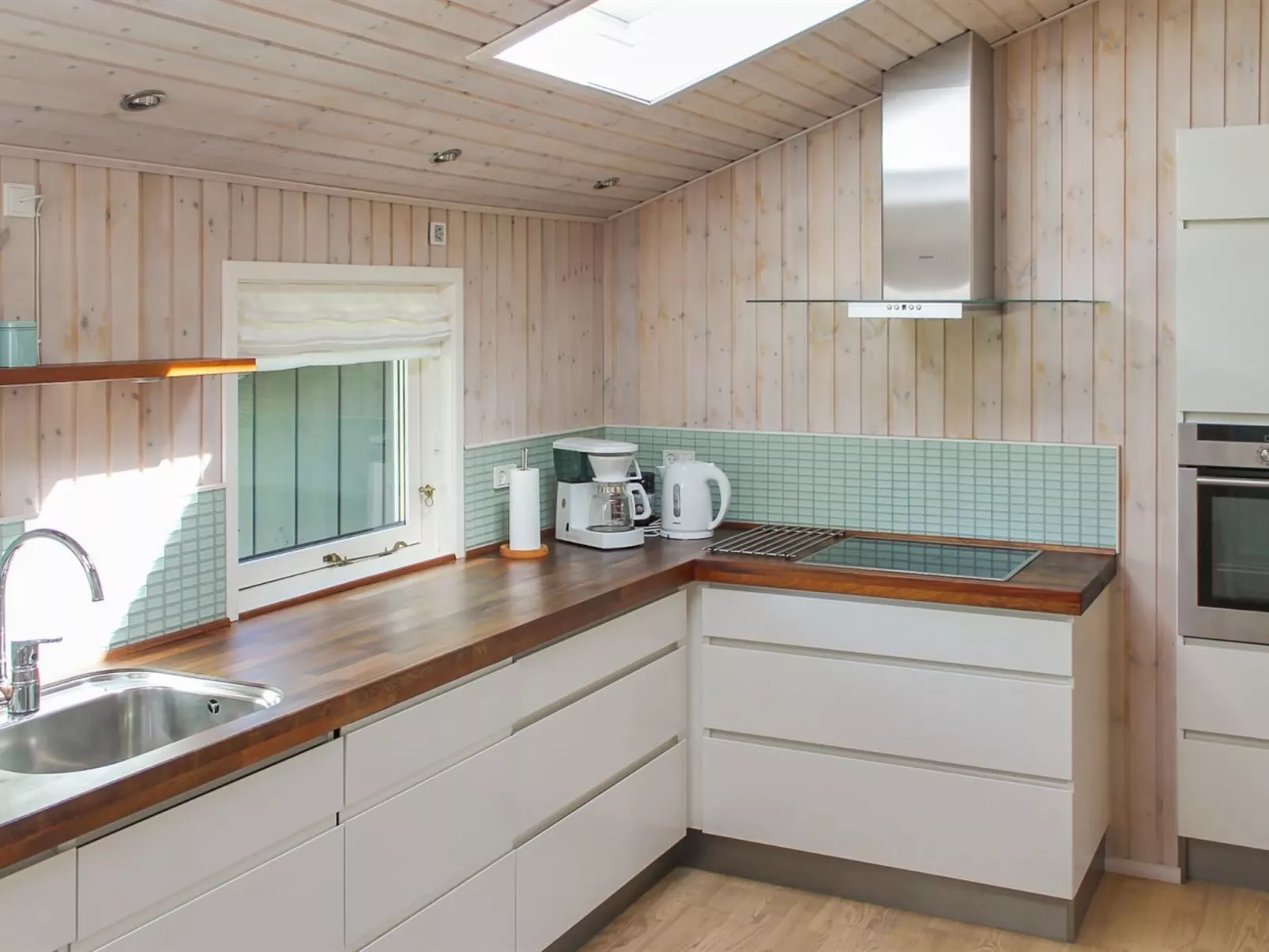 "Suna" - 1.3km from the sea