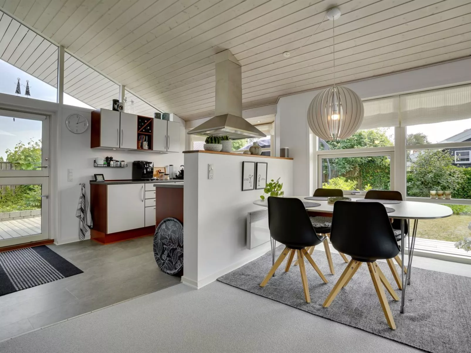 "Sjarlotte" - 100m from the sea