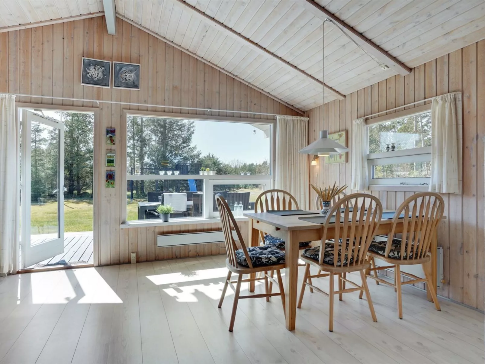 "Akka" - 2km from the sea