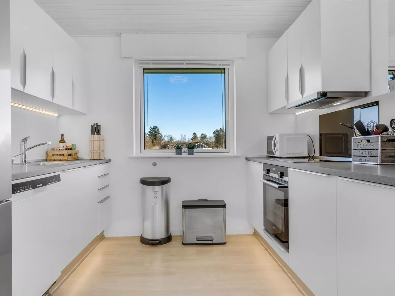 "Ehm" - 600m from the sea