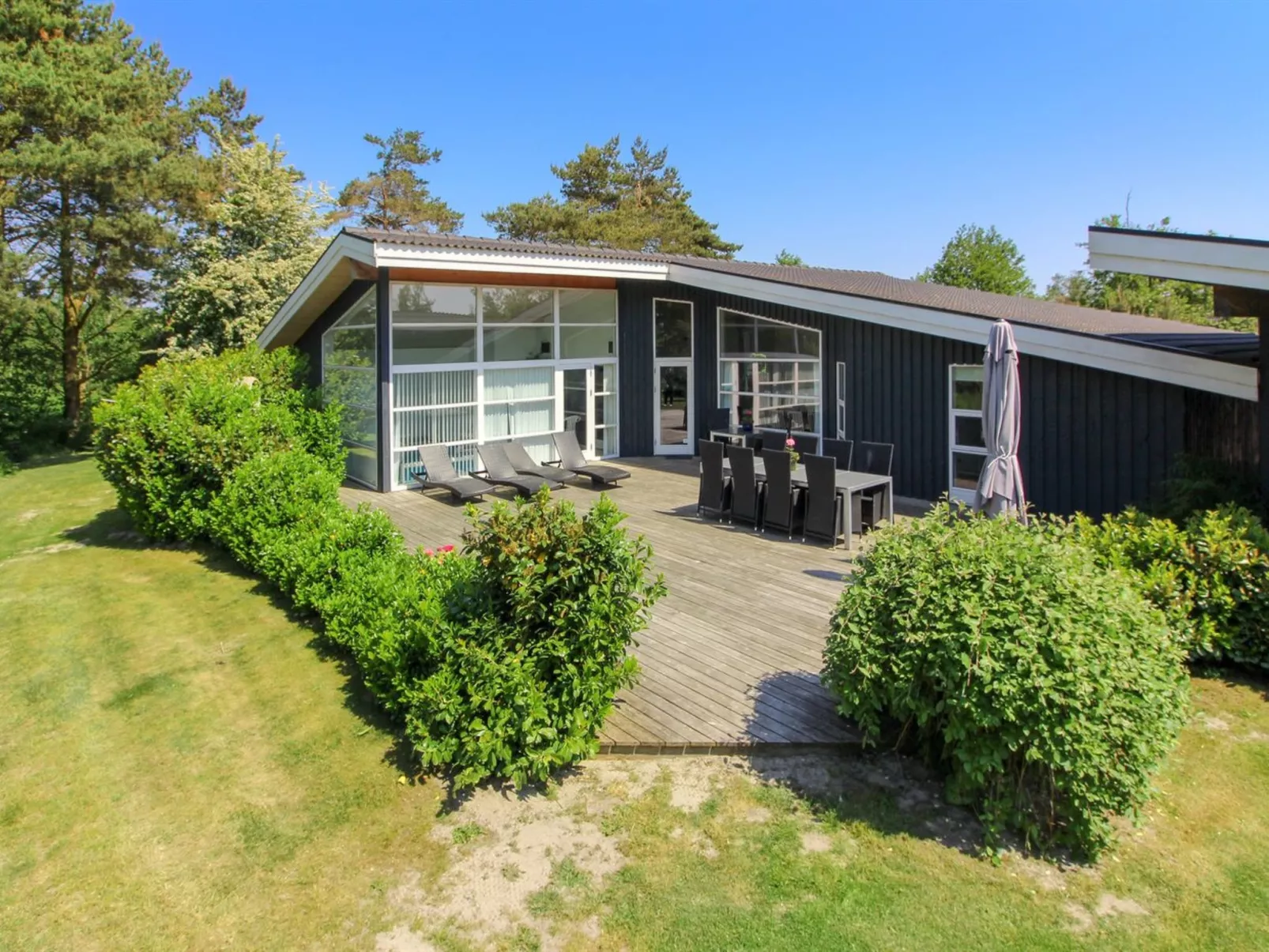 "Elicia" - 950m from the sea