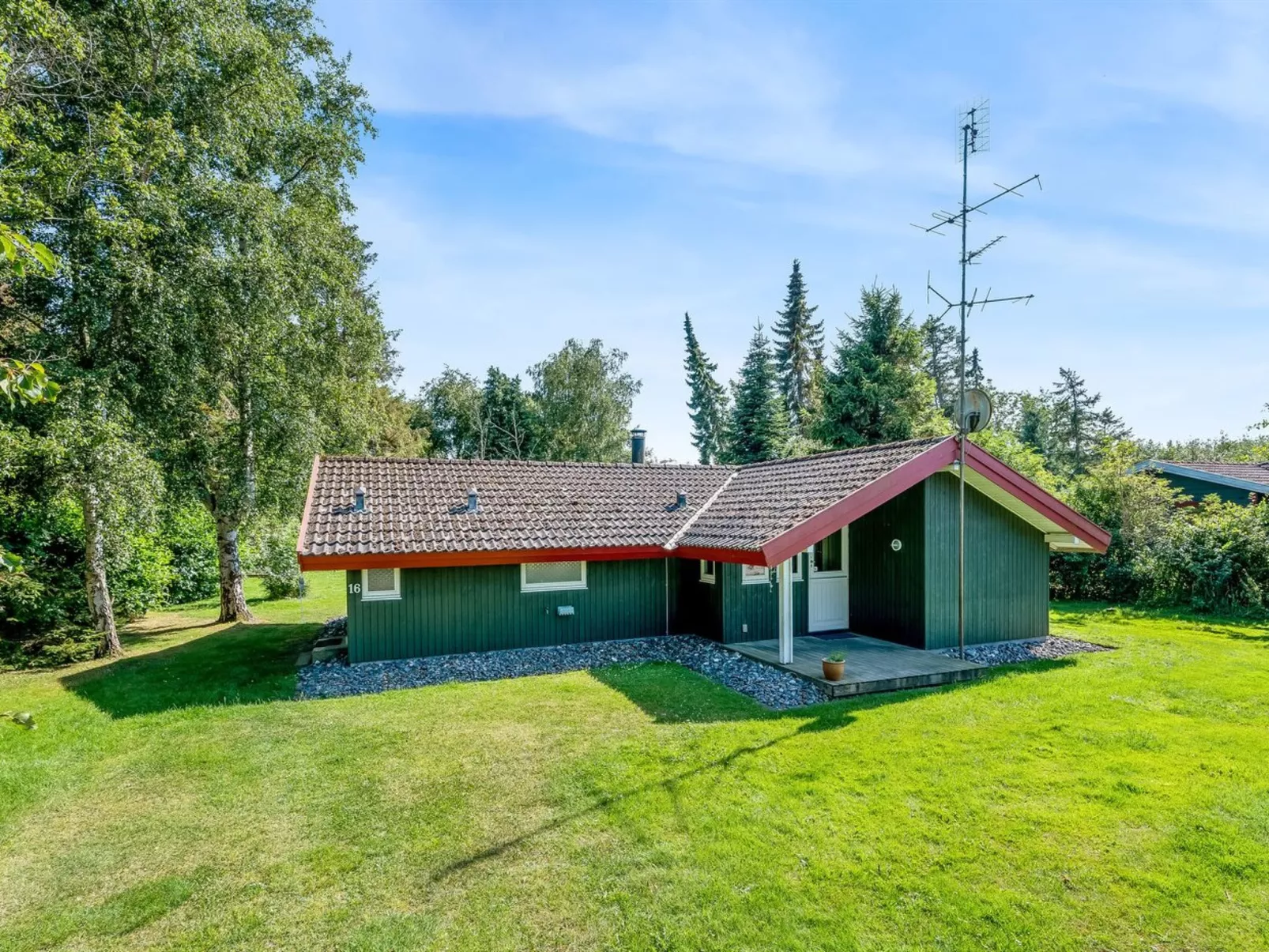 "Uta" - 300m from the sea