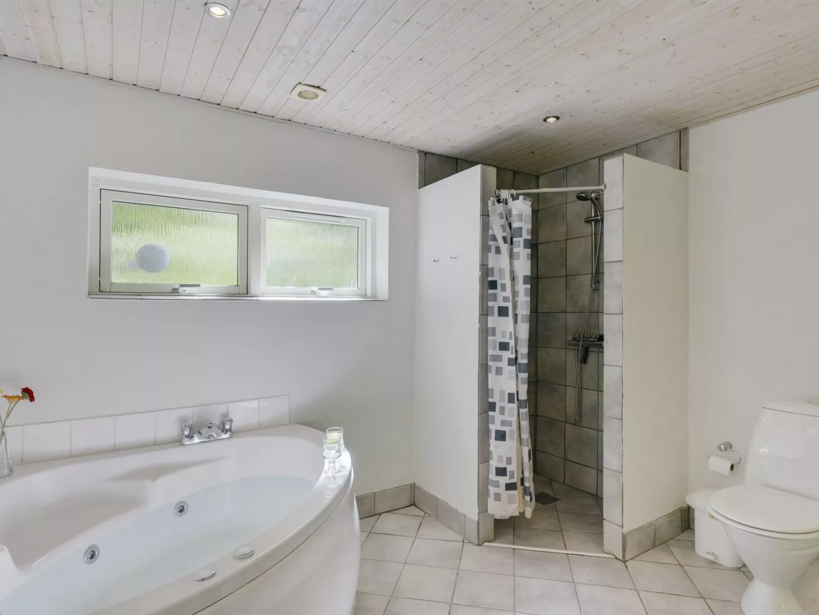 "Tydulf" - 34km from the sea