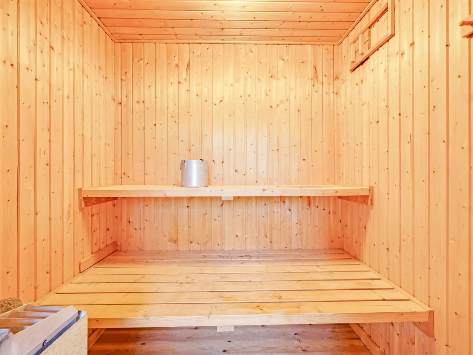 "Christensen" - 100m from the sea