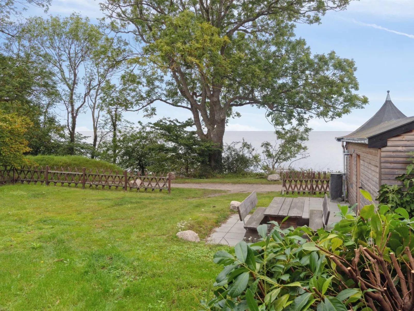 "Zina" - 25m from the sea