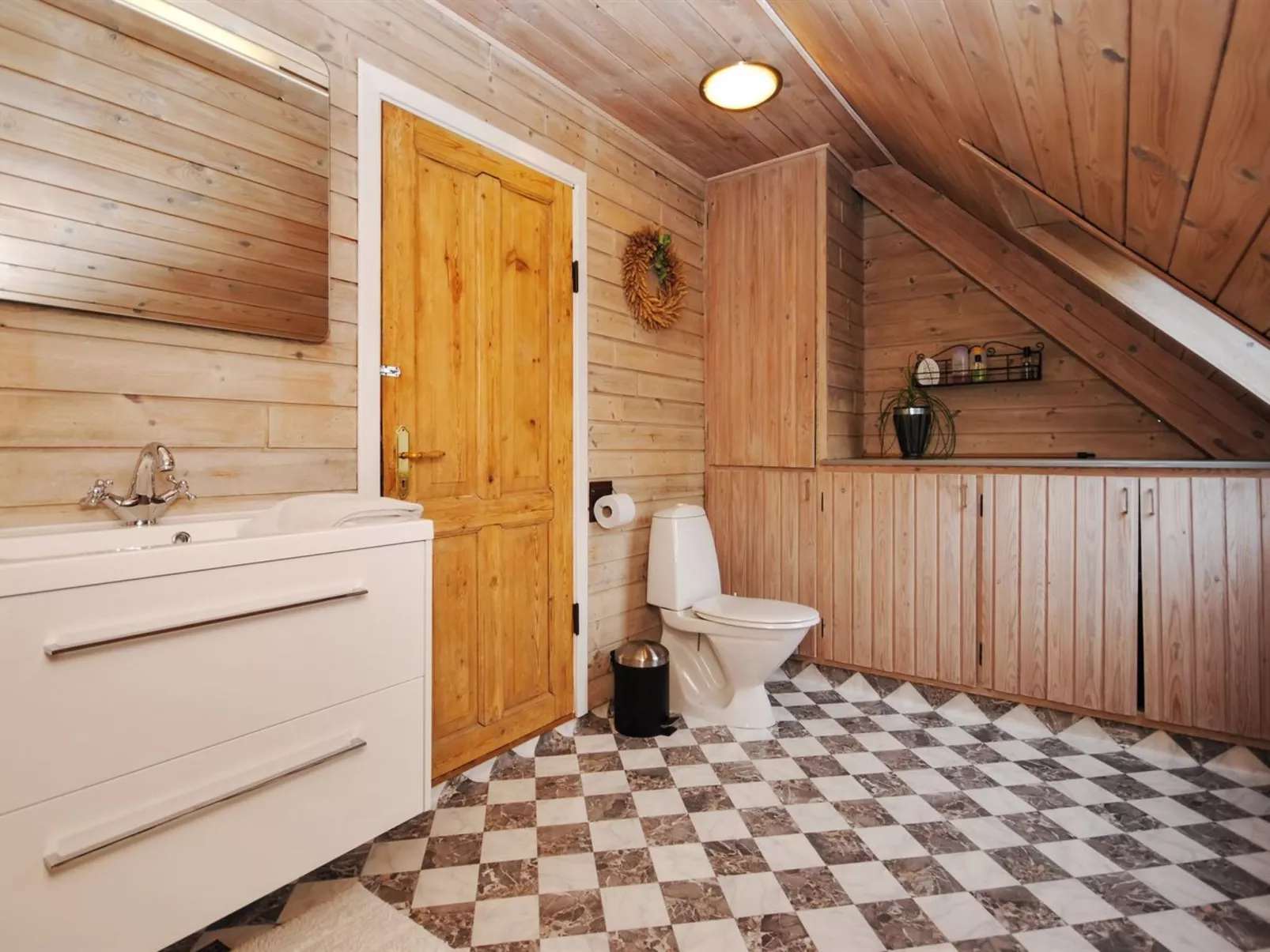 "Millie" - 3km to the fjord