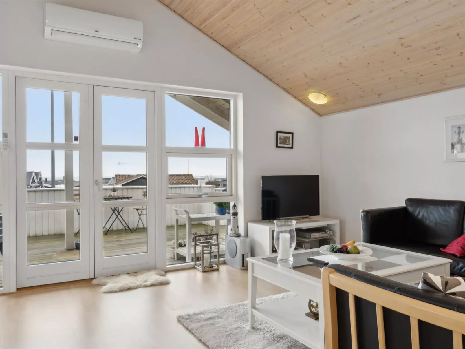 "Yvette" - 150m from the sea