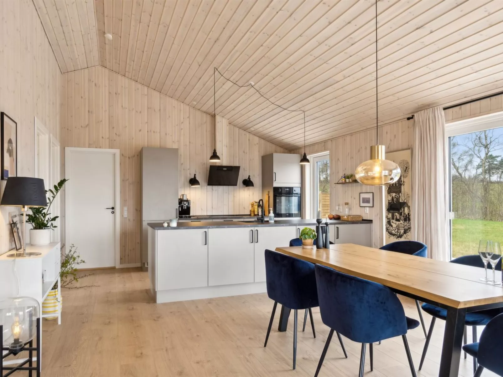 "Ferdine" - 1.5km from the sea