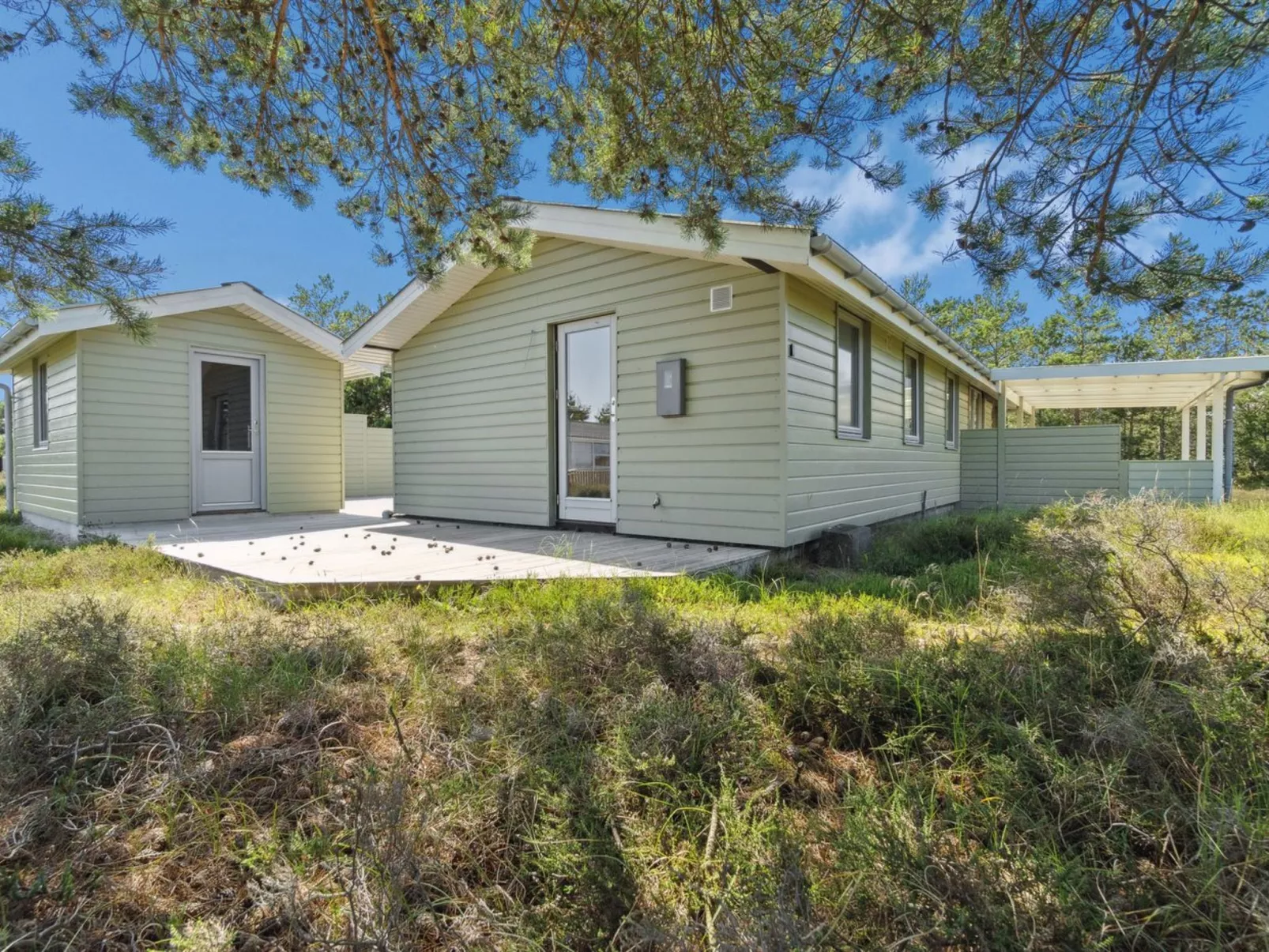 "Alwine" - 250m from the sea