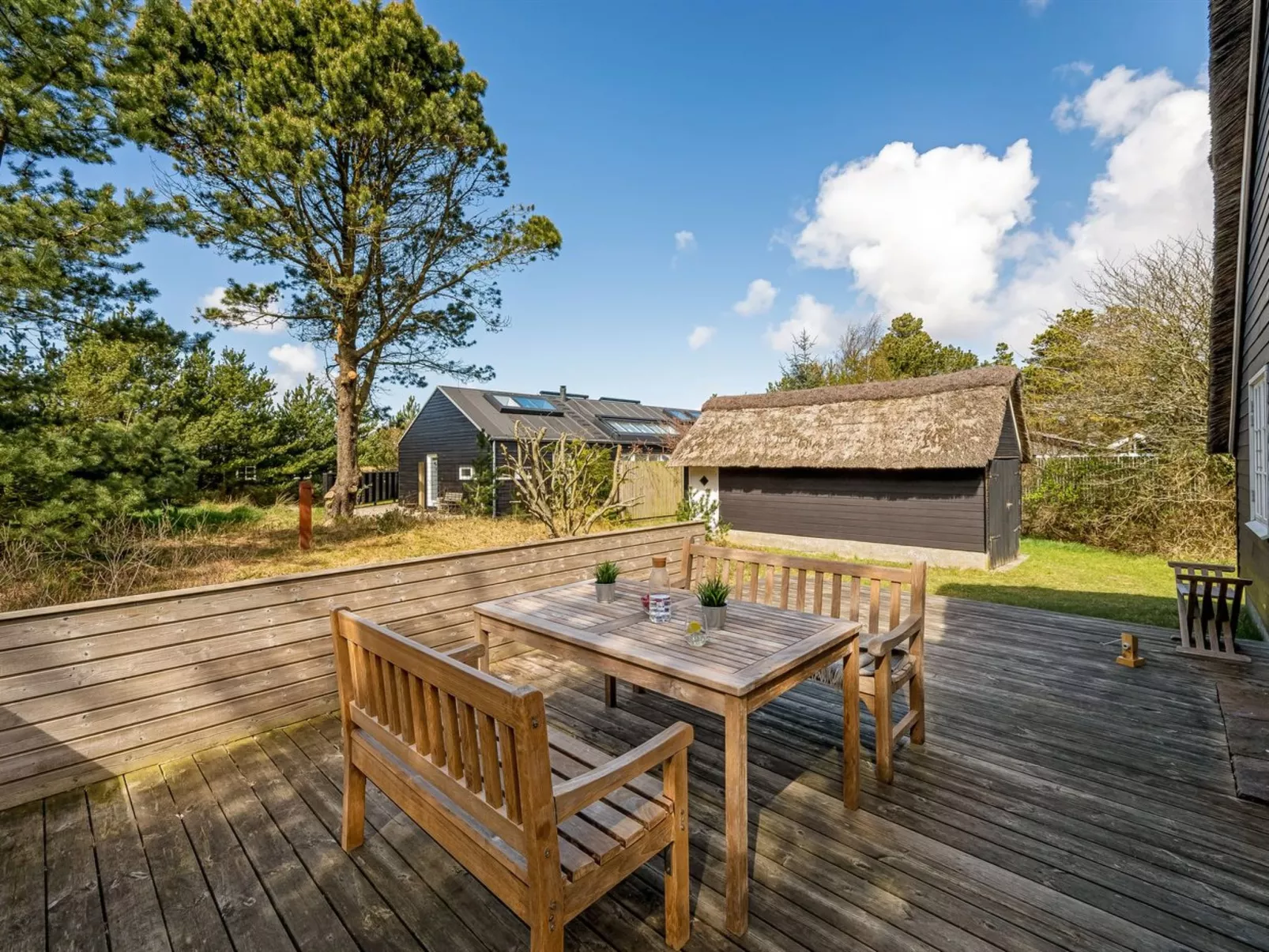 "Enya" - 1.2km from the sea