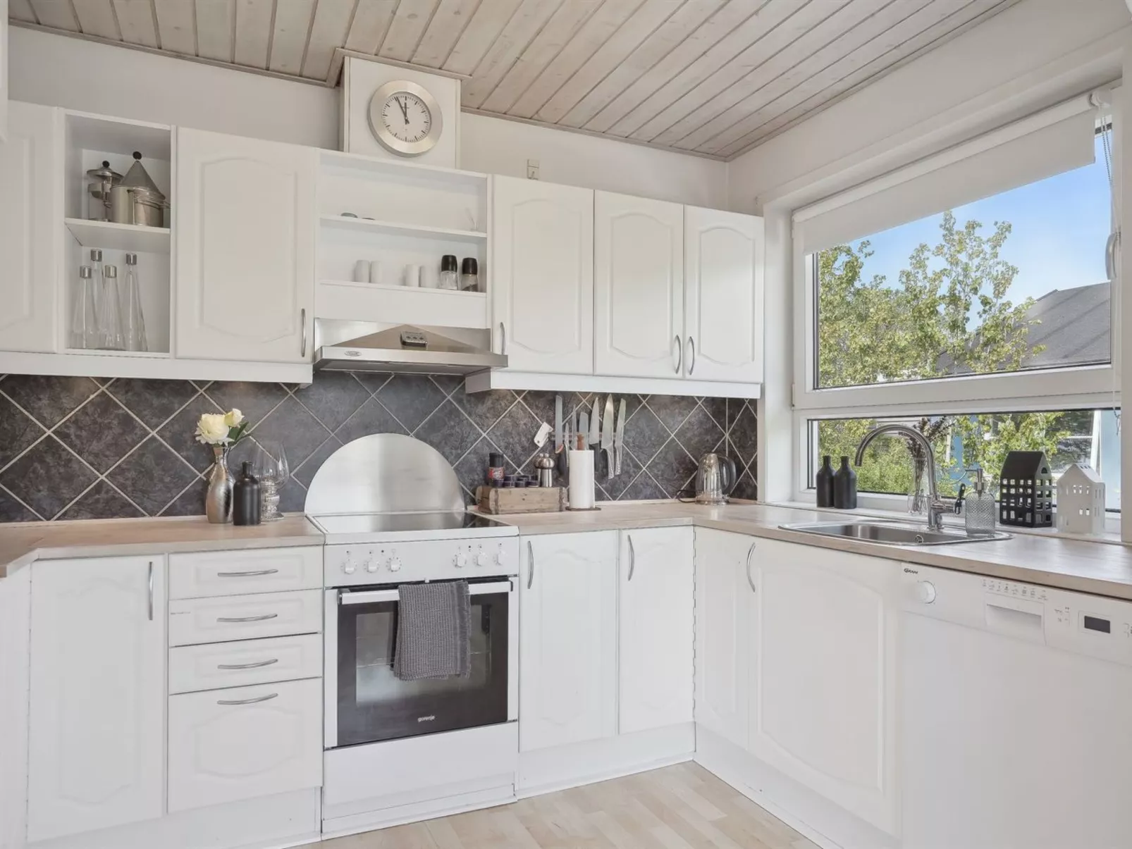 "Gisella" - 1.2km from the sea