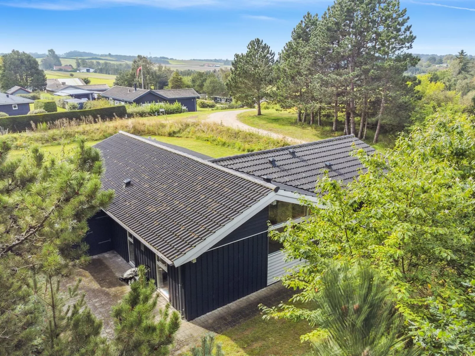 "Thjodulf" - 300m from the sea